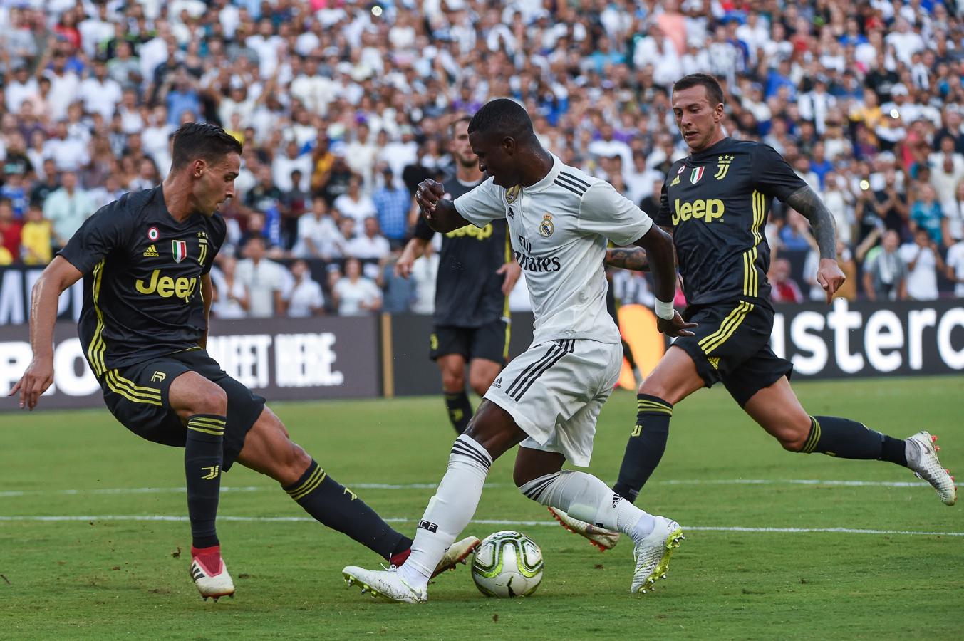 齐达内对年轻维尼修斯的耐心：早期信任如何塑造了皇马的未来之星