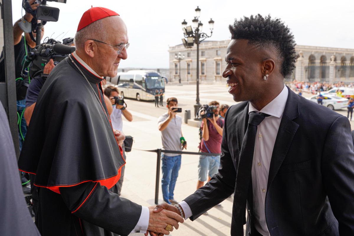 维尼修斯腿伤疑云：欧冠拜仁对决悬了？